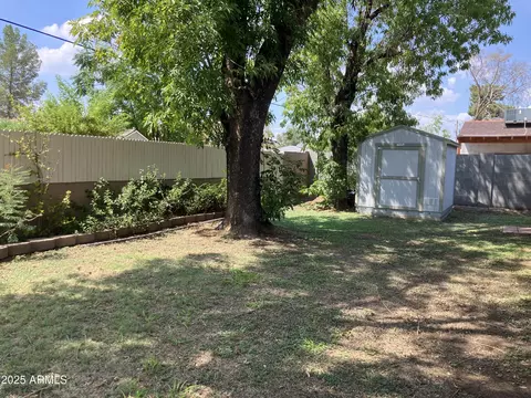 Exterior - 6750 N 11th Pl, Phoenix, AZ 85014 photo 1 of 4