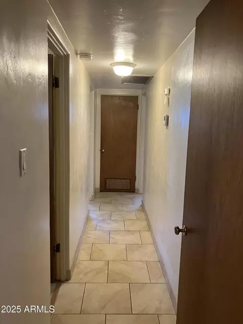 Entry Way - 6750 N 11th Pl, Phoenix, AZ 85014 photo 1 of 1