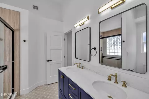 Bath - 19651 N 36th St, Phoenix, AZ 85050 photo 3 of 4