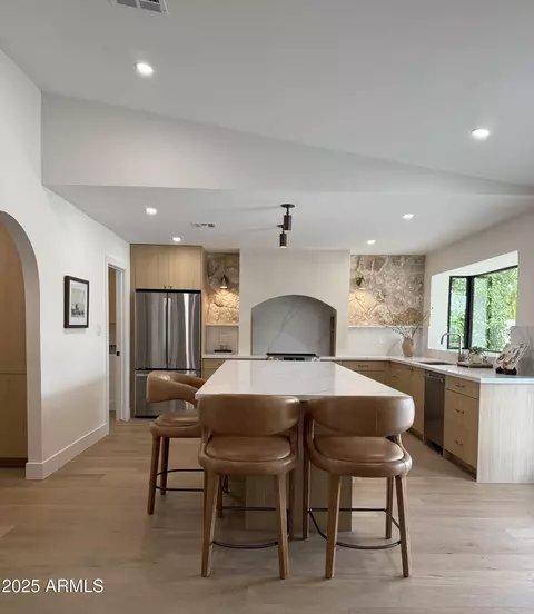 6533 E Kelton Ln, Scottsdale, AZ 85254