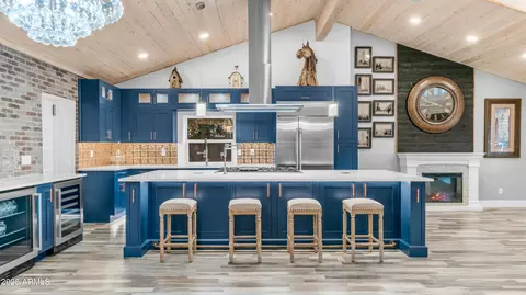 Kitchen - 1363 E Mitchell Dr, Phoenix, AZ 85014 photo 1 of 10