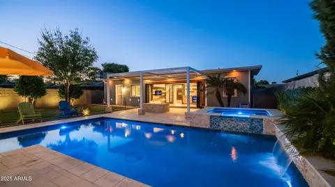 Exterior - 1363 E Mitchell Dr, Phoenix, AZ 85014 photo 3 of 7