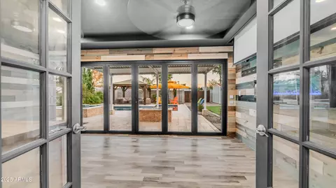 Entry Way - 1363 E Mitchell Dr, Phoenix, AZ 85014 photo 1 of 3