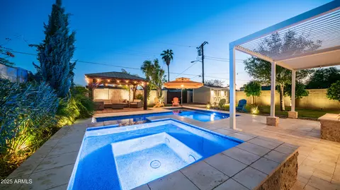 Exterior - 1363 E Mitchell Dr, Phoenix, AZ 85014 photo 4 of 7
