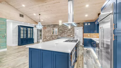 Kitchen - 1363 E Mitchell Dr, Phoenix, AZ 85014 photo 3 of 10