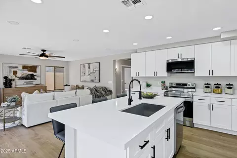 4617 E Goldfinch Gate Ln, Phoenix, AZ 85044 photo 22