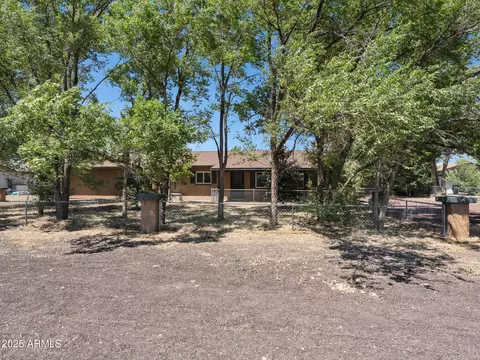 7917 Saturn Dr, Flagstaff, AZ 86004