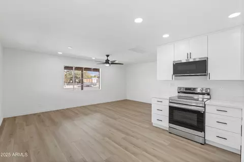 5802 S 34th Pl, Phoenix, AZ 85040 photo 9
