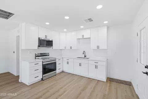 5802 S 34th Pl, Phoenix, AZ 85040 photo 7