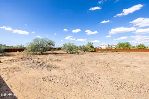 Exterior - 1807 W Joy Ranch Rd, Phoenix, AZ 85086 photo 8 of 11