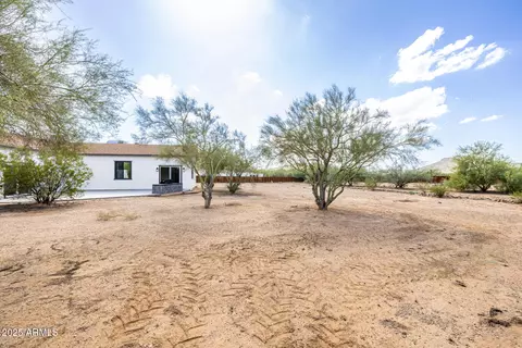 Exterior - 1807 W Joy Ranch Rd, Phoenix, AZ 85086 photo 6 of 11