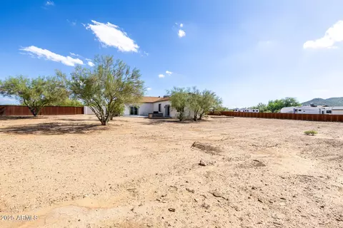 Exterior - 1807 W Joy Ranch Rd, Phoenix, AZ 85086 photo 7 of 11