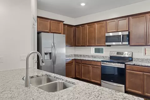 Kitchen - 6525 S 4th St, Phoenix, AZ 85042 photo 3 of 5