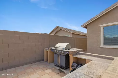 Exterior - 6525 S 4th St, Phoenix, AZ 85042 photo 6 of 7