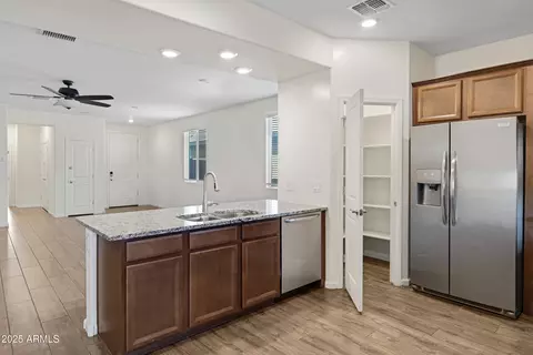 Kitchen - 6525 S 4th St, Phoenix, AZ 85042 photo 5 of 5