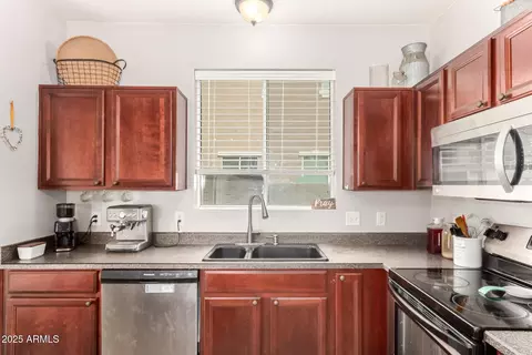 Kitchen - 4342 E Orchid Ln, Gilbert, AZ 85296 photo 3 of 3