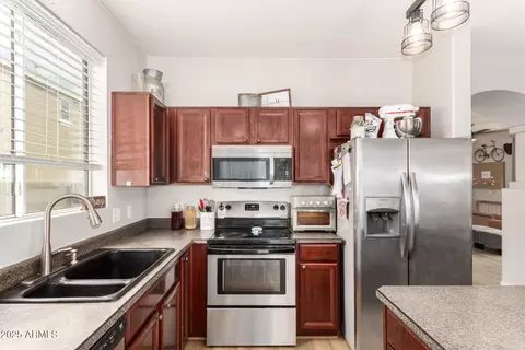 Kitchen - 4342 E Orchid Ln, Gilbert, AZ 85296 photo 2 of 3