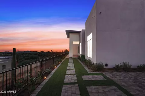 Exterior - 830 E Steinbeck Dr, Phoenix, AZ 85086 photo 12 of 16