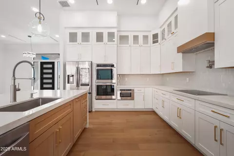 Kitchen - 830 E Steinbeck Dr, Phoenix, AZ 85086 photo 1 of 6