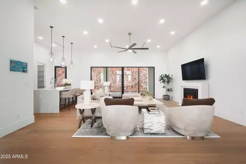 Living - 830 E Steinbeck Dr, Phoenix, AZ 85086 photo 5 of 9