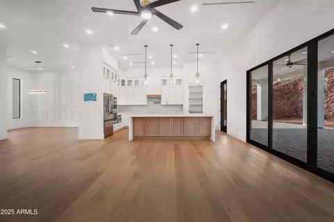 Living - 830 E Steinbeck Dr, Phoenix, AZ 85086 photo 2 of 9