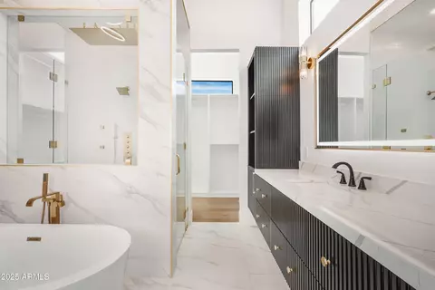 Bath - 830 E Steinbeck Dr, Phoenix, AZ 85086 photo 7 of 10