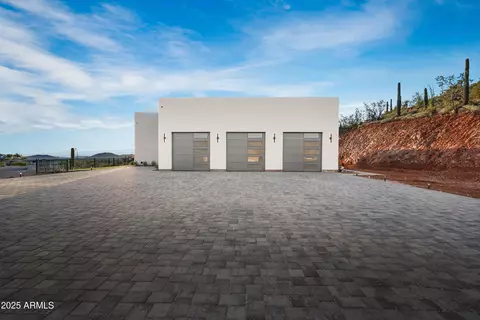 Exterior - 830 E Steinbeck Dr, Phoenix, AZ 85086 photo 6 of 16
