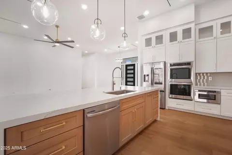 Kitchen - 830 E Steinbeck Dr, Phoenix, AZ 85086 photo 2 of 6