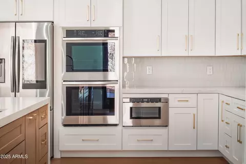 Kitchen - 830 E Steinbeck Dr, Phoenix, AZ 85086 photo 6 of 6