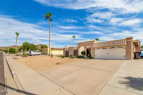 815 E Coral Gables Dr, Phoenix, AZ 85022