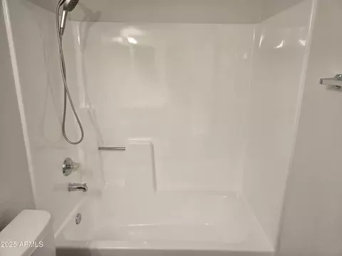 Bath - 1720 E Thunderbird Rd #2094, Phoenix, AZ 85022 photo 3 of 5