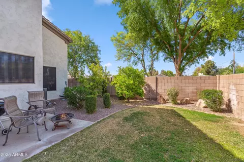 Exterior - 6409 N 11th Dr, Phoenix, AZ 85013 photo 5 of 8