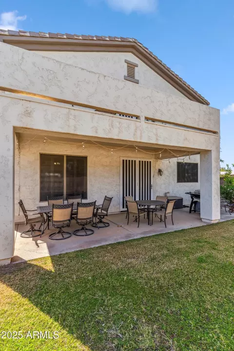 Exterior - 6409 N 11th Dr, Phoenix, AZ 85013 photo 6 of 8