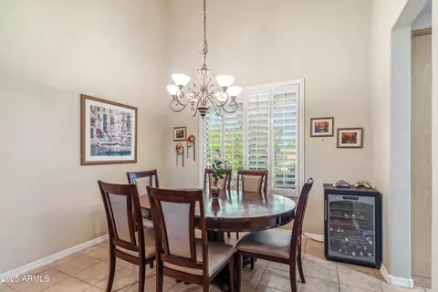 Dining - 6409 N 11th Dr, Phoenix, AZ 85013 photo 1 of 4