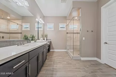 Bath - 1681 E Brigadier Ct, Gilbert, AZ 85298 photo 1 of 4