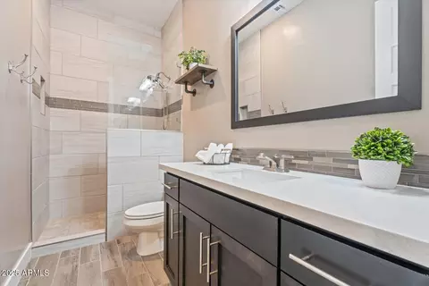 Bath - 1681 E Brigadier Ct, Gilbert, AZ 85298 photo 3 of 4