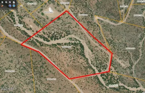 352 S Nn S Cow Creek Road Rd N #33, Morristown, AZ 85342