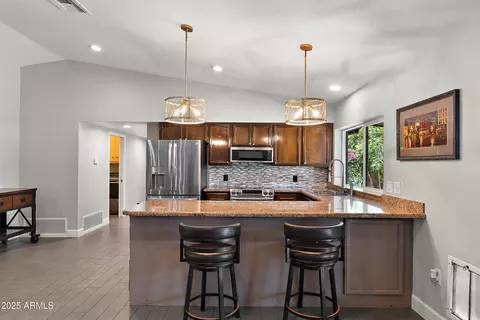 Kitchen - 2612 E Cortez St, Phoenix, AZ 85028 photo 2 of 2