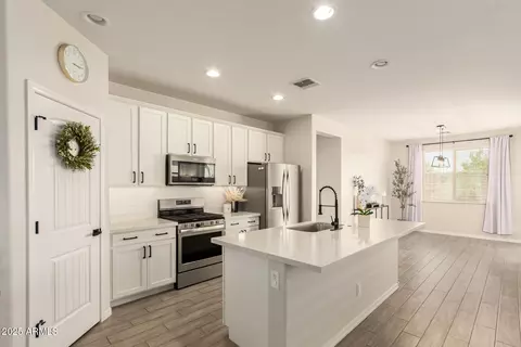 Kitchen - 10154 E Revolution Dr, Mesa, AZ 85212 photo 2 of 3