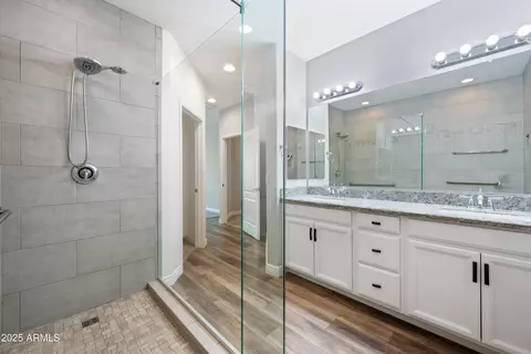 Bath - 2425 W Bronco Butte Trl #2008, Phoenix, AZ 85085 photo 2 of 4