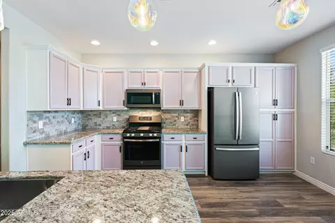 Kitchen - 2425 W Bronco Butte Trl #2008, Phoenix, AZ 85085 photo 2 of 3