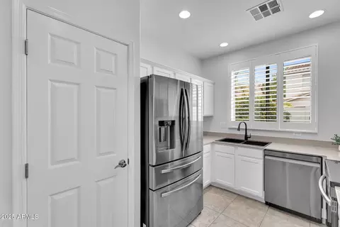 Kitchen - 4334 E Cullumber St, Gilbert, AZ 85234 photo 3 of 3
