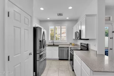 Kitchen - 4334 E Cullumber St, Gilbert, AZ 85234 photo 1 of 3