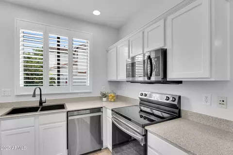 Kitchen - 4334 E Cullumber St, Gilbert, AZ 85234 photo 2 of 3