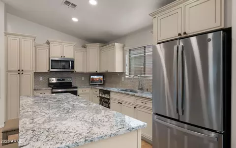Kitchen - 2904 E Mead Dr, Gilbert, AZ 85298 photo 5 of 5