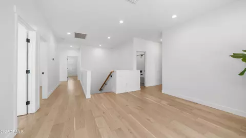 Entry Way - 4108 E Clarendon Ave, Phoenix, AZ 85018 photo 5 of 7