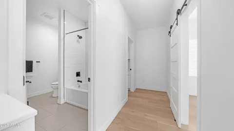Entry Way - 4108 E Clarendon Ave, Phoenix, AZ 85018 photo 7 of 7