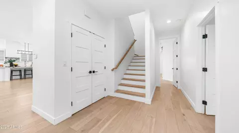Entry Way - 4108 E Clarendon Ave, Phoenix, AZ 85018 photo 3 of 7