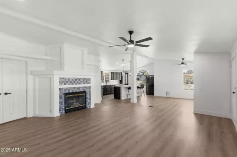 2431 E Tonto Ln, Phoenix, AZ 85050 photo 11