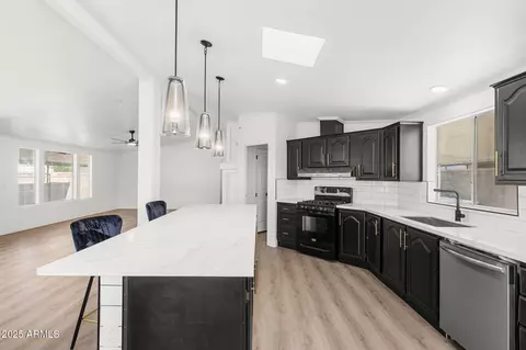 2431 E Tonto Ln, Phoenix, AZ 85050 photo 20